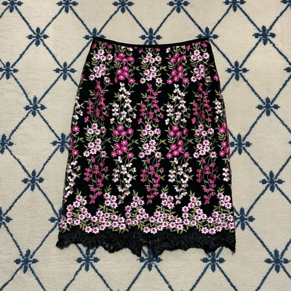 Tahari x Arthur S. Levine Vintage 90s Embroidered Floral Lace Trim Midi Skirt